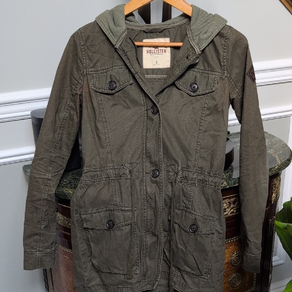 Hollister Jackets & Blazers - Hollister Women's Jacket. Army Green. Size Small